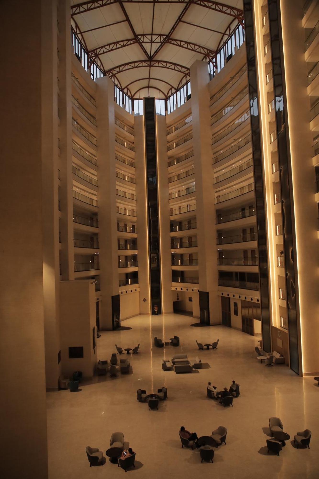 The World Surat Hotel Kültér fotó